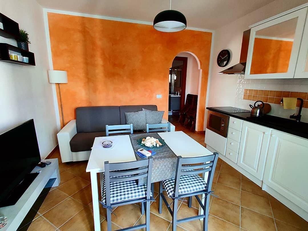 Residence Lu Brandali Санта Тереза Галура Екстериор снимка